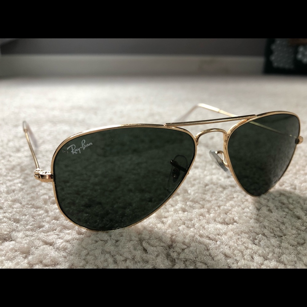 Ray-Ban aviator sunglasses. Classic gold and green